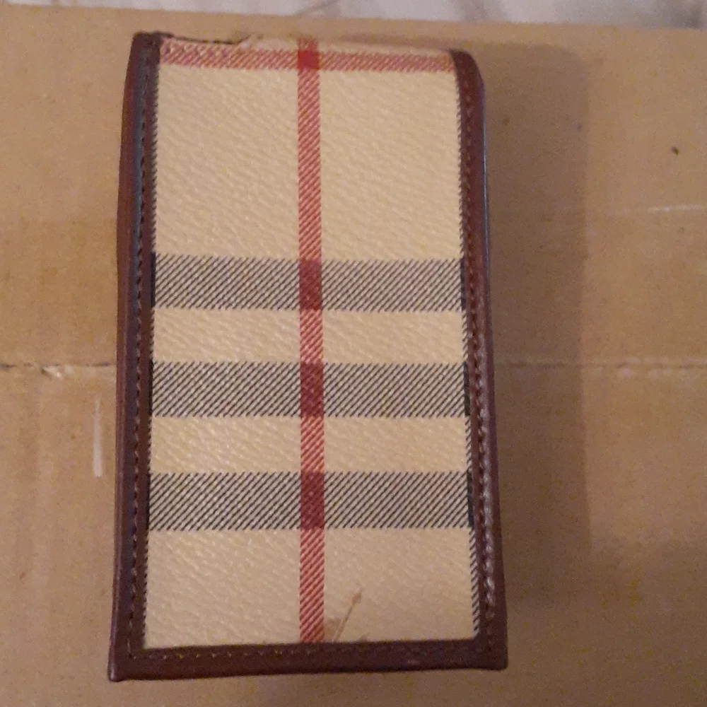 BURBERRY LIPSTICK /CIGARETTE HOLDER CASE